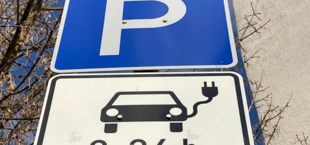 ChargePoint Holdings Inc: Wall Street Says This EV Stock Could Double Again