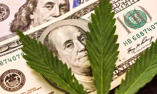 Pot shop robberies are fueling calls for a U.S. banking bill